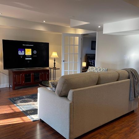 מיסיסאוגה Cozy Lovely Ravine Facing Suite. מראה חיצוני תמונה