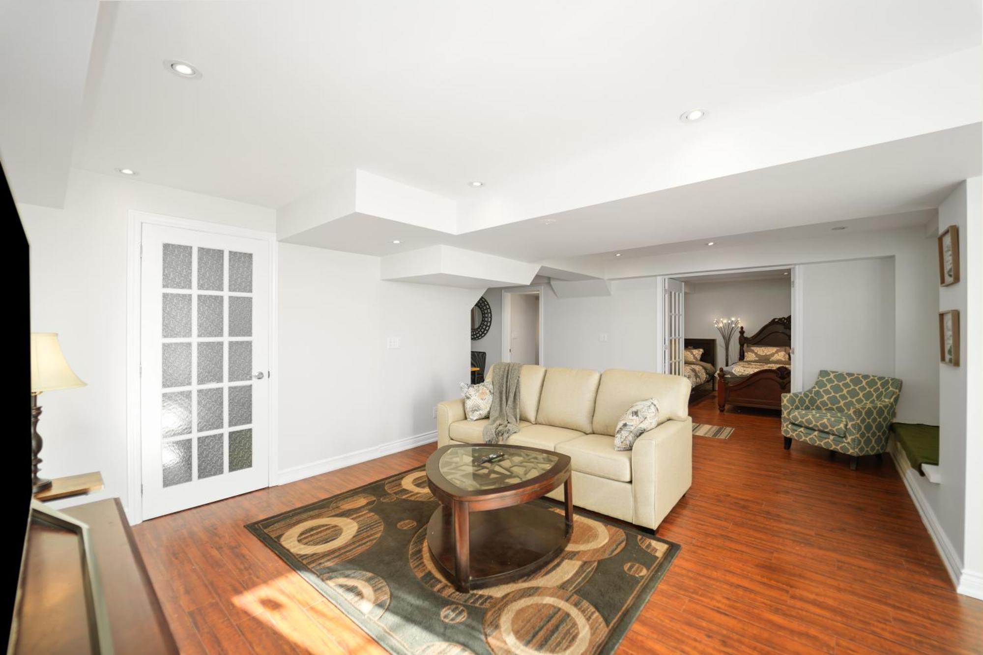 מיסיסאוגה Cozy Lovely Ravine Facing Suite. מראה חיצוני תמונה