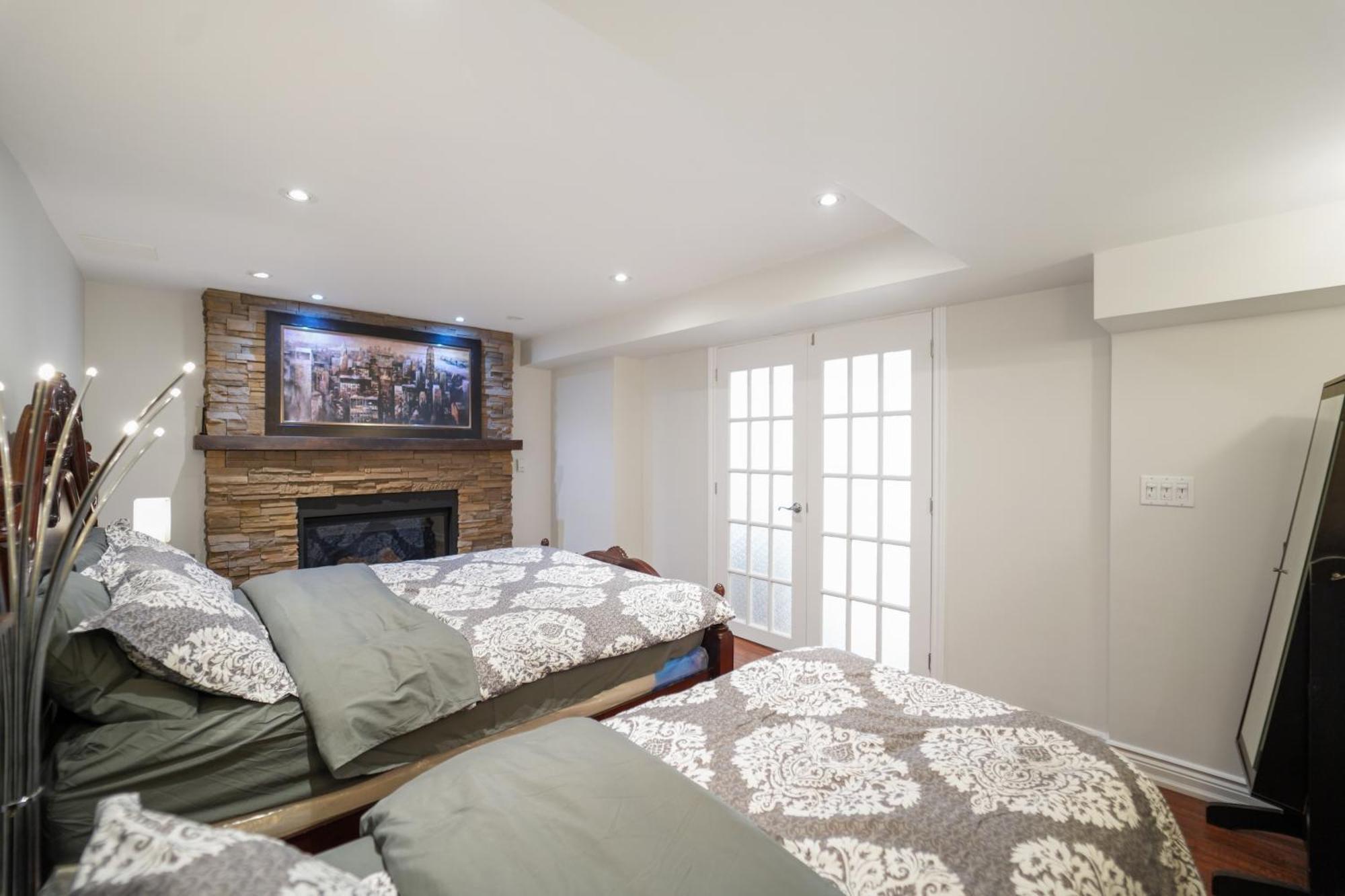 מיסיסאוגה Cozy Lovely Ravine Facing Suite. מראה חיצוני תמונה
