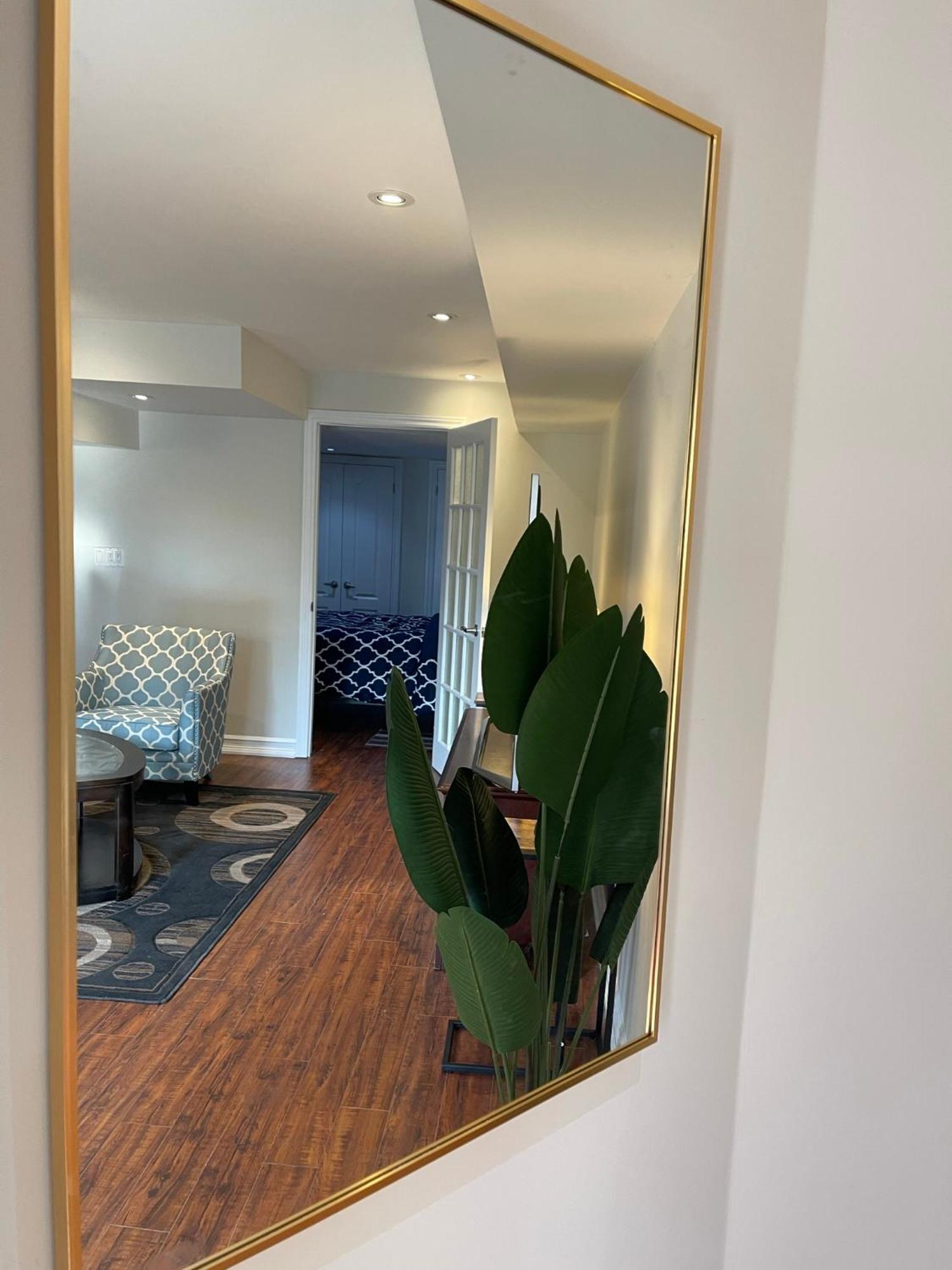 מיסיסאוגה Cozy Lovely Ravine Facing Suite. מראה חיצוני תמונה