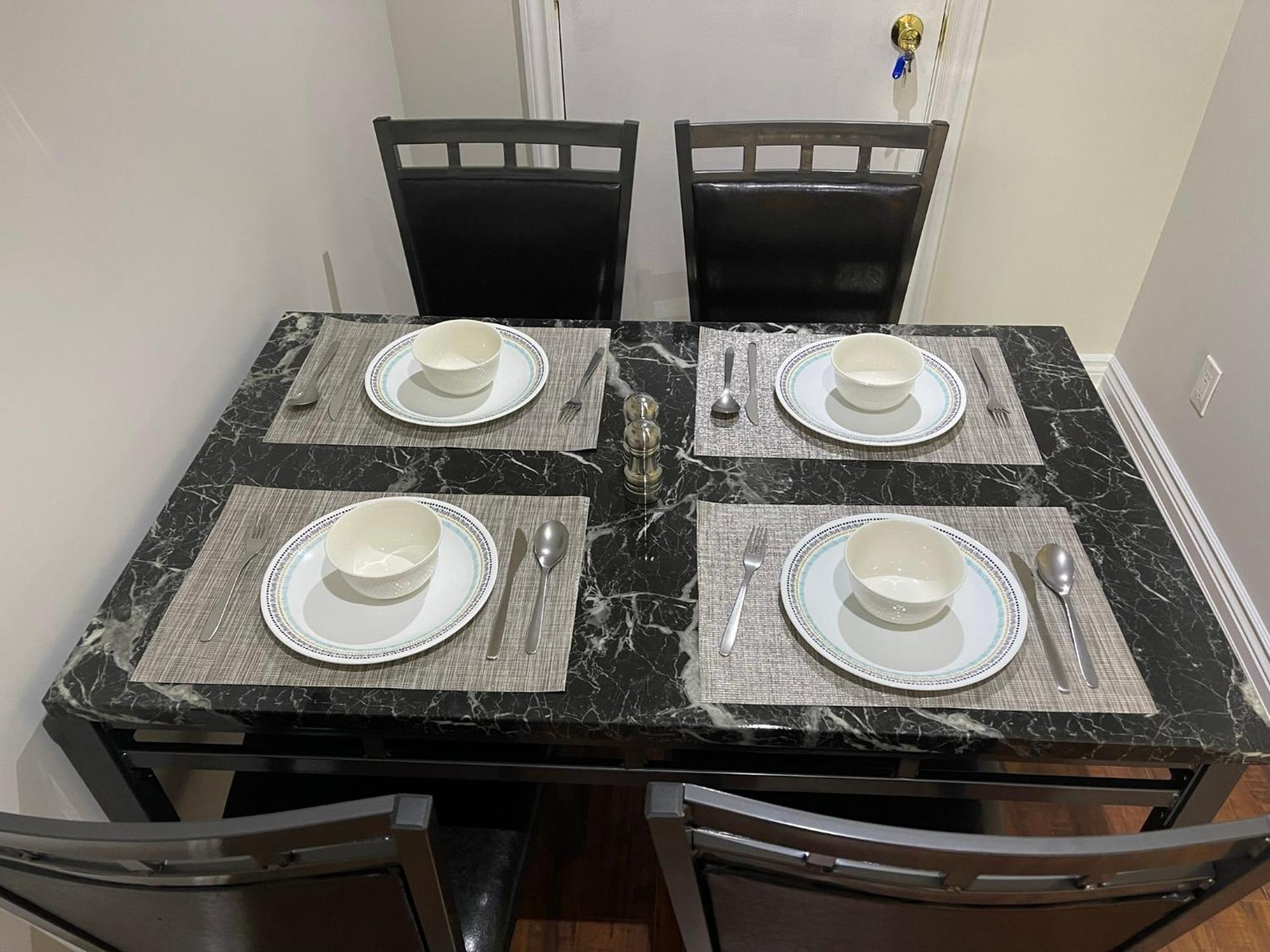 מיסיסאוגה Cozy Lovely Ravine Facing Suite. מראה חיצוני תמונה